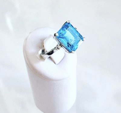10k Gold Emerald Cut Blue Topaz & Diamond Cocktail Ring - Image 3