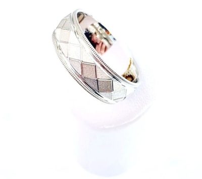 Custom 10k Men’s Detailed Wedding Band - Image 2